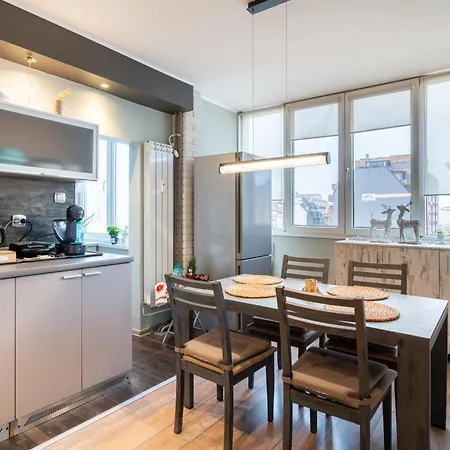 Megan Mall Center Apartment
